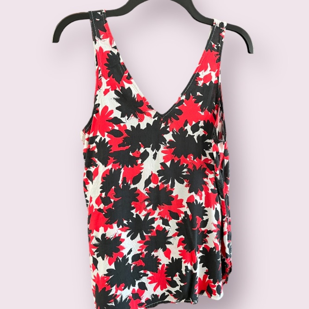 GAP black, white and red floral v-neck tank size small